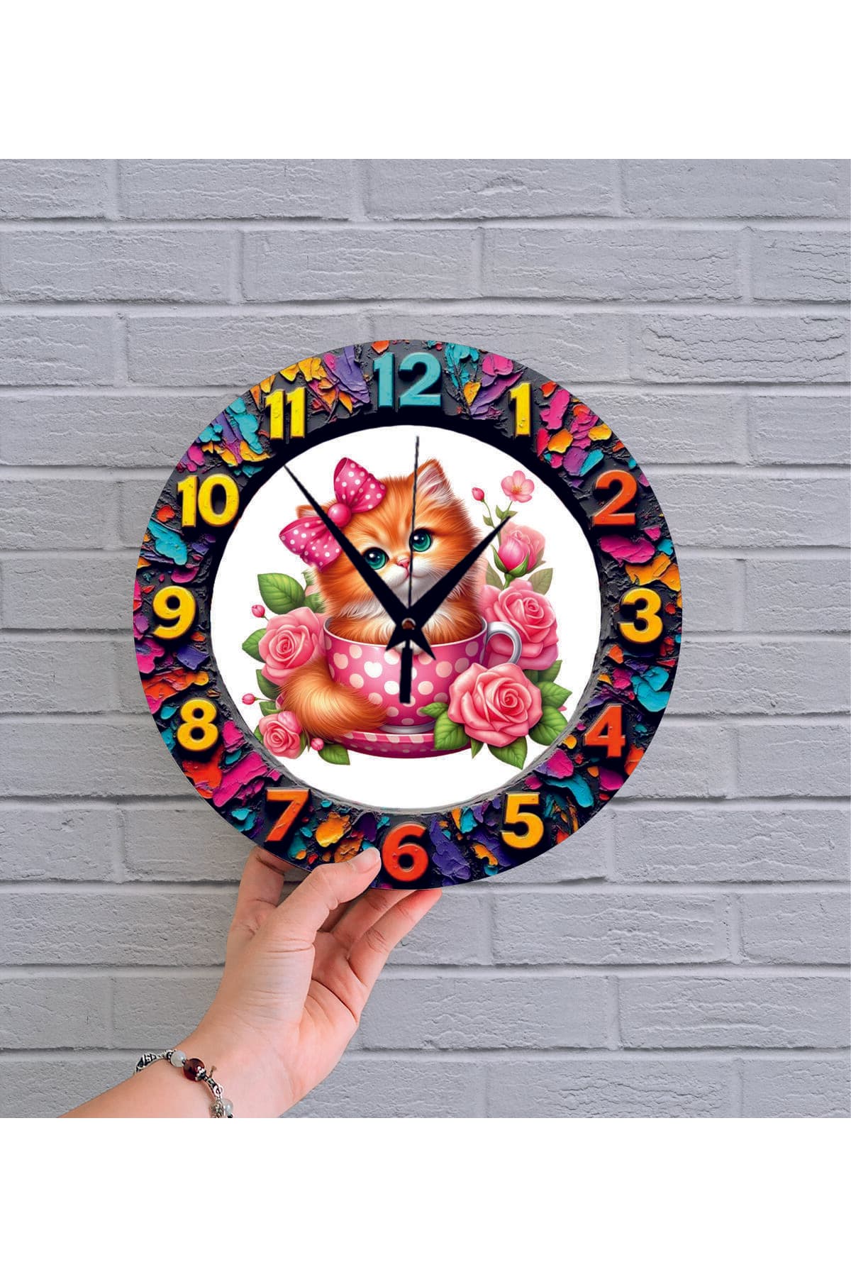 bilge Tasarım 2D GÖRÜNÜMLÜ BASKILI ÇOCUK ODASI Duvar Saati 30 x 30CM